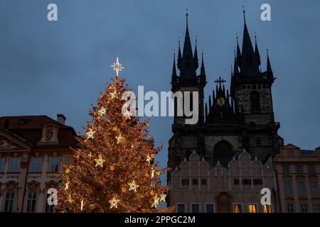 Piazza della Città Vecchia al tempo di Natale, Praga, Repubblica Ceca Foto Stock
