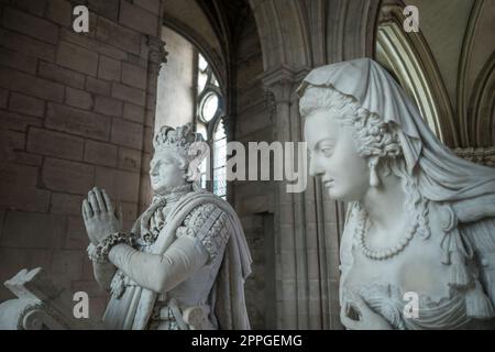 Tomba di re Luigi XVI e Maria Antonietta, nella Basilica di Saint-Denis Foto Stock