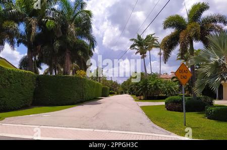 Lauderdale-by-the-Sea. Tipico appartamento in spiaggia in Florida in una bella giornata di sumer. Foto Stock