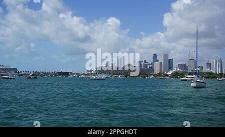 Porto di Miami con navi da crociera. Miami è un porto importante degli Stati Uniti Foto Stock