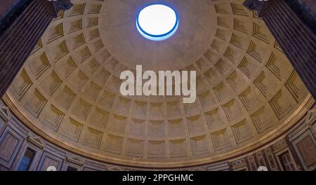 All'interno del tempio Pantheon a Roma Foto Stock