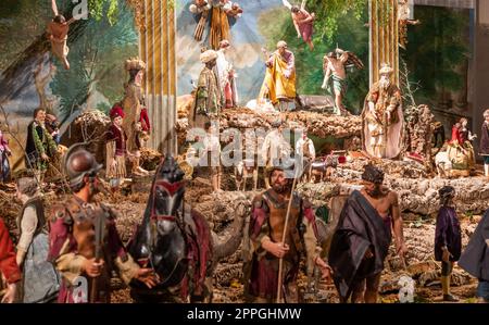Presepe italiano - chiamato presepe - con presepe. Tradizionale scena religiosa di Natale. Foto Stock
