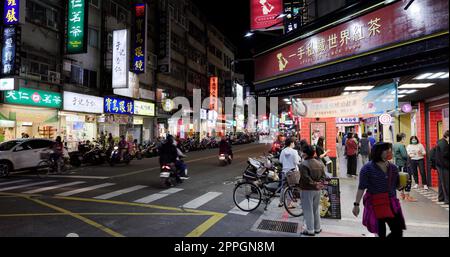 Taipei, Taiwan, 11 aprile 2022: Linjiang St. Mercato notturno Foto Stock