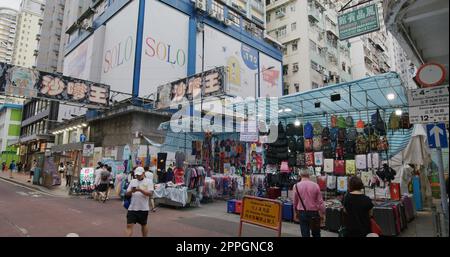 Mong Kok, Hong Kong 1 aprile 2021: Via Sai Yeung Choi a Hong Kong Foto Stock