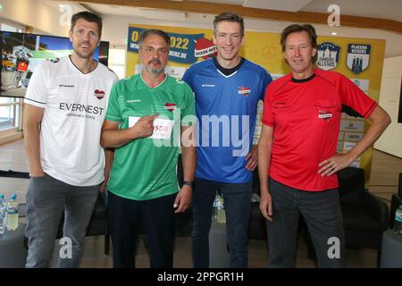 Fabian Boll, Thomas Mir, Steffen Hallaschka, Lou Richter, Pressekonferenz Kicken mit Herz, Kaifu Lodge Hamburg, 23.08.2022 Foto Stock