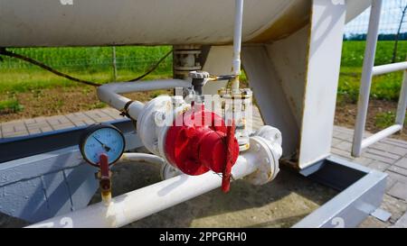 Stazione di benzina a propano liquido. Stazione GPL per il rifornimento di gas liquefatto nei serbatoi del veicolo. Foto Stock