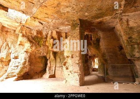 Catacombe di Agia Solomoni, Paphos, Repubblica di Cipro Foto Stock