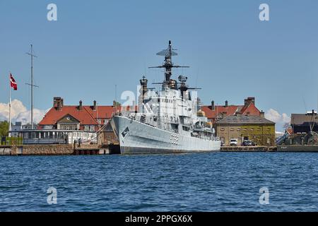 Copenhagen attracca con navi da guerra HDMS Peder Skram Foto Stock