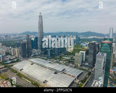 Shenzhen, Cina, 21 gennaio 2022: Vista dall'alto della città di Shenzhen, quartiere di Futian Foto Stock