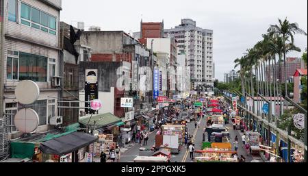 Zhongli, Taiwan 20 giugno 2022: Mercato notturno di Zhongli a Taiwan Foto Stock