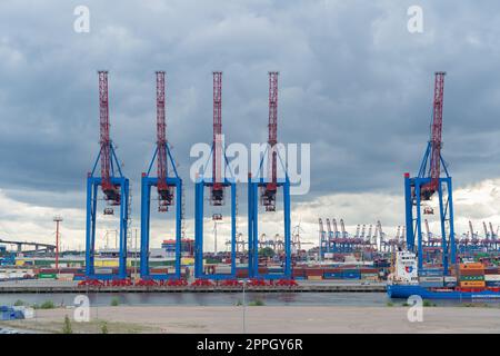 Impressioni dal porto di Amburgo, Germania, 30 maggio 2022 Foto Stock