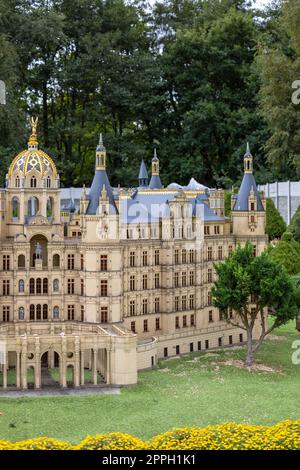 Baltic Park of Miniatures, piccola replica del castello di Schwerin in Germania, Miedzyzdroje, Polonia Foto Stock