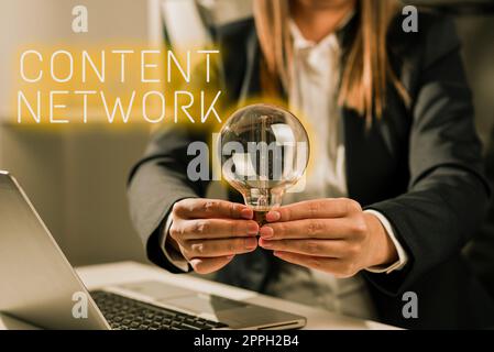 Rete di contenuti di scrittura a mano. Panoramica aziendale gruppo Di siti Web che accettano di mostrare annunci sul proprio sito Foto Stock