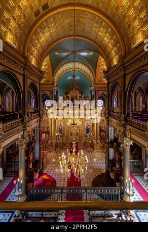 Interno della chiesa bulgara di St Stefano, o Sveti Stefan Kilisesi, una chiesa ortodossa a Balat, Istanbul, Turchia Foto Stock