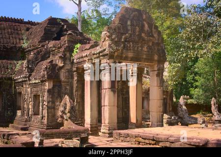 Ingresso principale del tempio di Banteay Kdei, situato nelle rovine del complesso Angkor Wat vicino a Siem Reap, Cambogia. Foto Stock