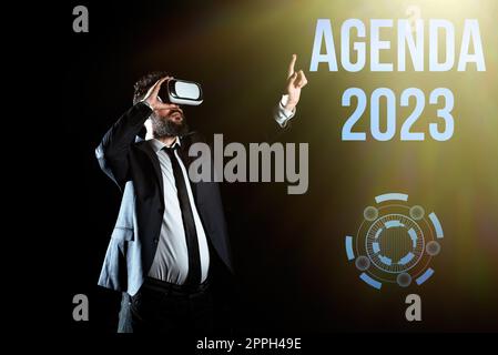 Didascalia di testo che presenta Agenda 2023. Elenco delle attività in base al concetto Internet in base al quale devono essere prese in considerazione Foto Stock