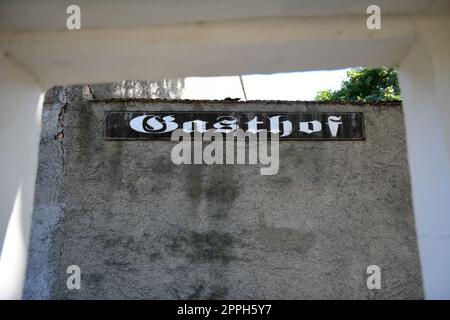 Cartello per una locanda chiusa in bassa Austria Foto Stock