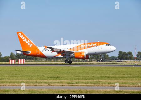 Aeroporto di Amsterdam Schiphol - Airbus A319-111 di easyJet Foto Stock