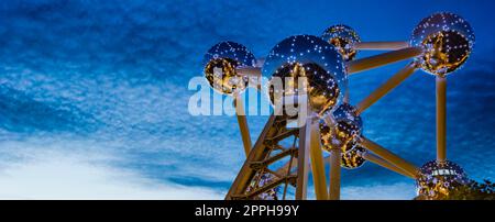 L'Atomium, il famoso punto di riferimento di Bruxelles, in Belgio Foto Stock
