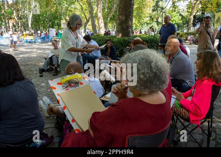 Corso di disegno amatoriale all'aperto a Madrid, Spagna Foto Stock