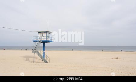 Bagnino torre di guardia sulla spiaggia del Mar Baltico tedesco vicino Ahlbeck sull'isola di Usedom Foto Stock