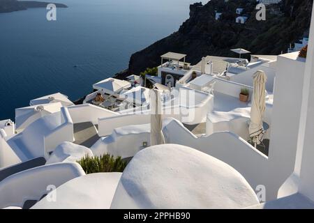 Case imbiancate a Imerovigli sull'isola di Santorini, Cicladi, Grecia Foto Stock