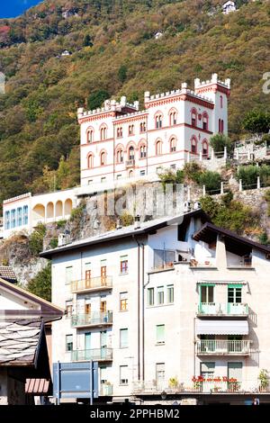 Castello neo-gotico Baraing in Valle d'Aosta, Piemonte, Italia Foto Stock