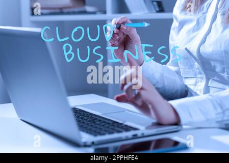 Visualizzazione concettuale Cloud Business. Internet Concept Internetbased fornitura di servizi messi a disposizione degli utenti Foto Stock