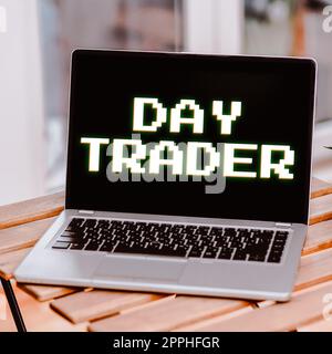 Scrittura a mano testo Day Trader. Parola scritta su Una persona che acquista e vende strumenti finanziari entro il giorno Foto Stock