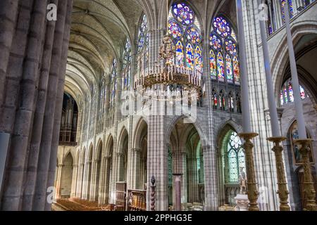 Basilica di Saint-Denis. Vista interna Foto Stock