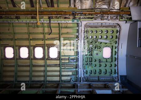 Vecchio interno di cabina di aeroplano d'epoca Foto Stock