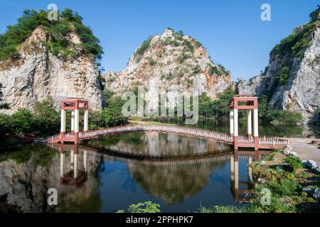 TAILANDIA RATCHABURI KHAO NGU MOUNTAIN PARK Foto Stock