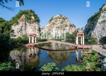 TAILANDIA RATCHABURI KHAO NGU MOUNTAIN PARK Foto Stock