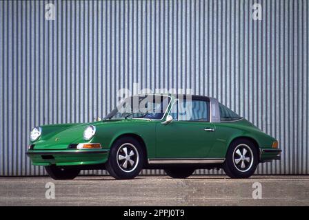 Stoccarda, Germania. 24th Apr, 2023. Zuffenhausen, Stoccarda, Germania, 24 aprile 2023, 1970 Porsche 911 S 2,2 durante Porsche - tutti i modelli - Historical Motors Credit: Live Media Publishing Group/Alamy Live News Foto Stock