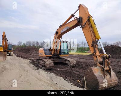 Kiyv, Ucraina - 30 agosto 2020: Escavatore parcheggiato nell'area di costruzione. Foto Stock