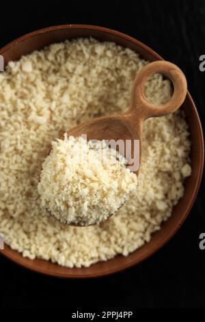 Breadcrumb su tavola marrone, vista dall'alto Foto Stock