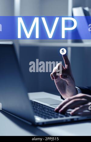 Scrittura di testo con visualizzazione MVP. Business idea strategia di investimento per acquistare azioni con altri investitori Foto Stock