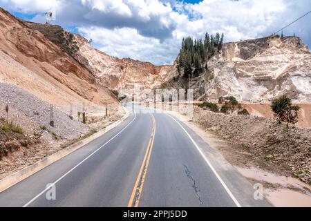 cava per l'estrazione di sabbia, ghiaia e pietra Foto Stock