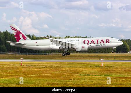 Qatar Cargo Boeing 777-F aeroplano aeroporto di Oslo in Norvegia Foto Stock