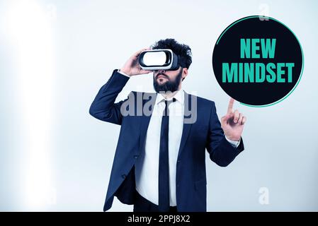 Scrittura visualizzazione del testo Nuova mentalità. Concetto che significa atteggiamento mentale o disposizione nuovo approccio nella situazione di trattare Foto Stock