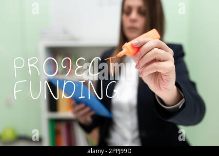 Didascalia concettuale finanziamento del progetto. Vetrina di business pagare per start up per renderlo più grande e di successo Foto Stock