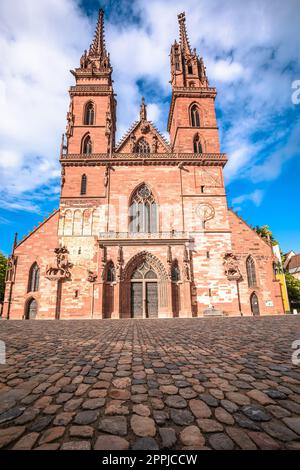 Vista su piazza Basilea Munsterplatz e sulla cattedrale Foto Stock