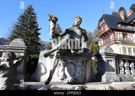 Sinaia, Romania - 31 dicembre 2022: Castello di Peles Sinaia nella stagione invernale, Transilvania, Romania Foto Stock