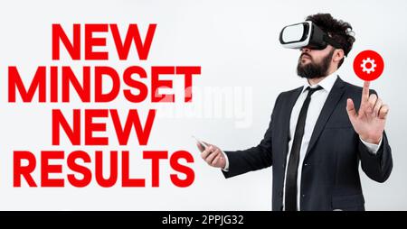 Ispirazione mostrando segno nuovo mindset nuovi risultati. Vetrina aziendale aperta alle opportunità Nessun limite pensa più grande Foto Stock