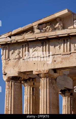 Dettagli del portico Partenone, Atene, Grecia. Il tempio era dedicato alla dea Atena Foto Stock