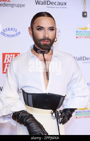 Conchita Wurst (Tom Neuwirth), Verleihung der Goldene Bild der Frau in der Neuen Flora, Amburgo, 09.11.2022 Foto Stock