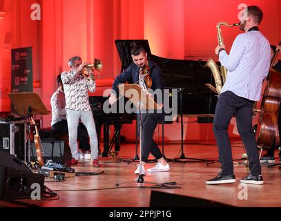 Adam Baldych Quartet e Paolo Fresu lat Summer Jazz Festival a Cracovia, Polonia Foto Stock