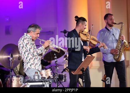 Adam Baldych Quartet e Paolo Fresu lat Summer Jazz Festival a Cracovia, Polonia Foto Stock