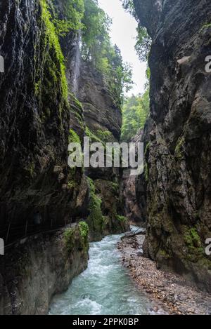 Spettacolare gola di Partnach vicino a Garmisch-Partenkirchen nelle alpi bavaresi Foto Stock