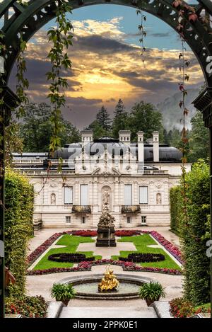 Palazzo Linderhof e il suo Parco, alta Baviera Foto Stock